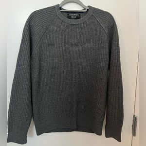 Banana Republic Medium Gray Flipucci Crew Neck Sweater